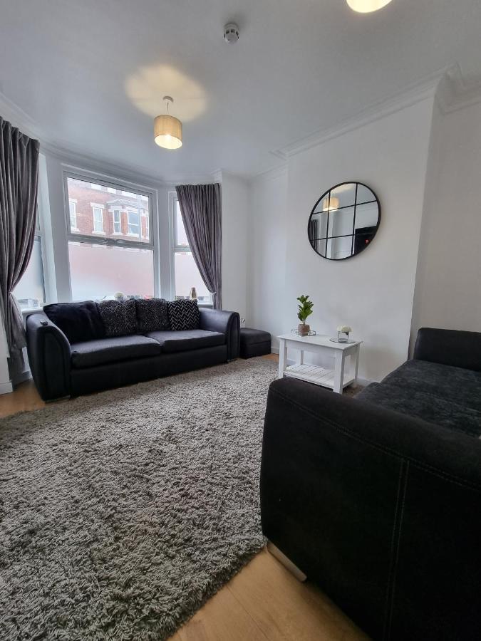 Stoke-on-Trent 23 Woodhouse 빌라 외부 사진
