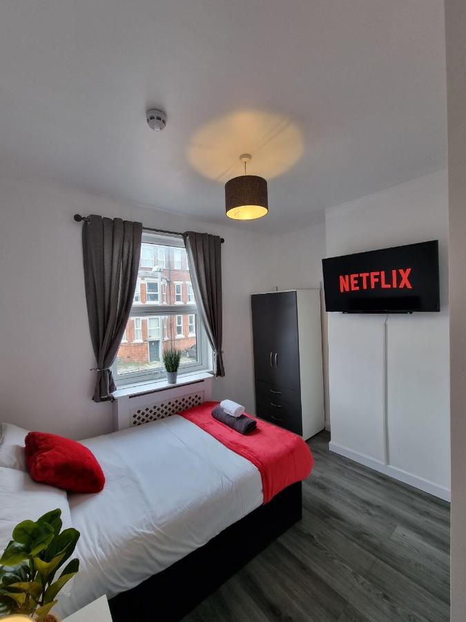 Stoke-on-Trent 23 Woodhouse 빌라 외부 사진